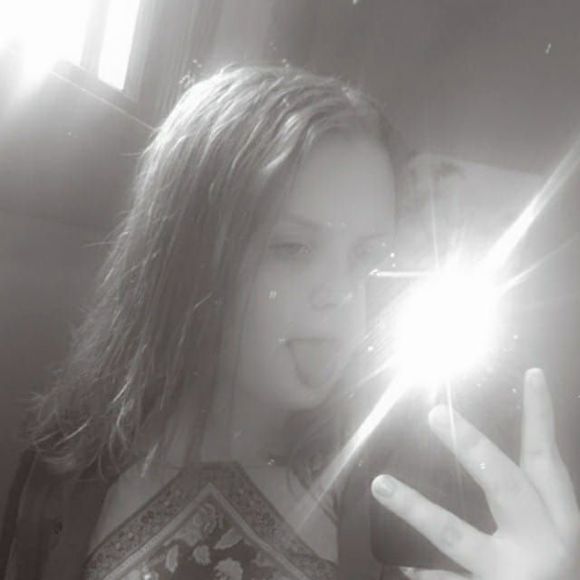 Meet your Posher, Alyssa - Picture 1 of 1